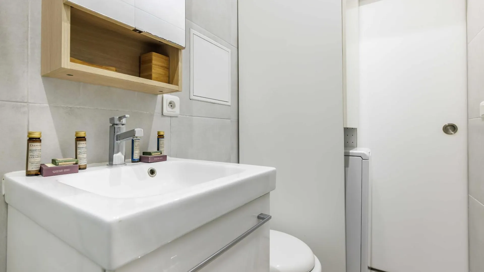 Charming Studio For Two People Jardin Du Luxembourg Apartment Paris